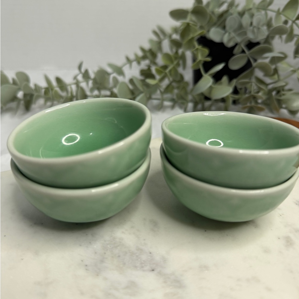 Vintage Celadon Glazed Tea Cups Set of 4 Green‎ Porcelain Asian Gongfu